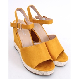 Žluté sandály na klínku FD-5M14 Yellow žluť 1