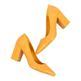 Čerpadla na žlutém sloupku LE061P Žlutá 2 Čerpadla na žlutém sloupku LE061P Žlutá 2