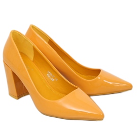 Čerpadla na žlutém sloupku LE061P Žlutá 1 Čerpadla na žlutém sloupku LE061P Žlutá 1