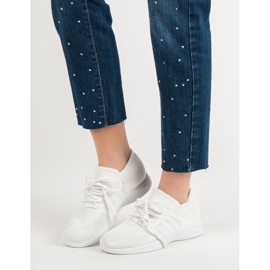 Textilní sportovní obuv bílý 1 Textilní sportovní obuv bílý 1