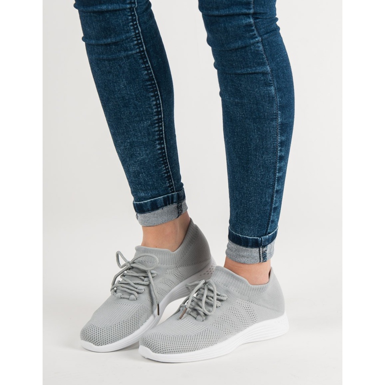 Textilní sportovní obuv šedá 1 Textilní sportovní obuv šedá 1