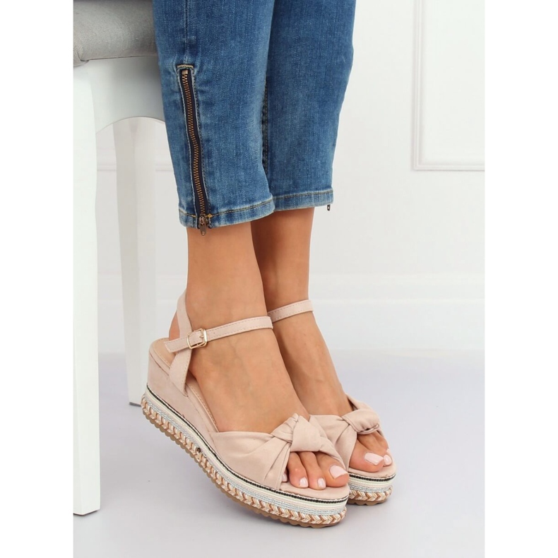 Béžové sandály na klínovém podpatku B126 Béžové béžový 1