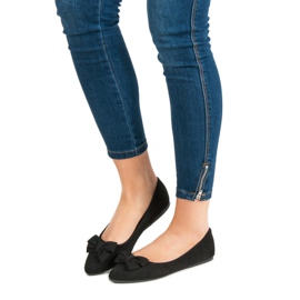 Ch. Creation Semišová baletka ve špici černý 1