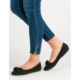 Ch. Creation Semišová baletka ve špici černý 2