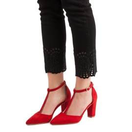 Primavera Červená čerpadla na pilíři červené 2