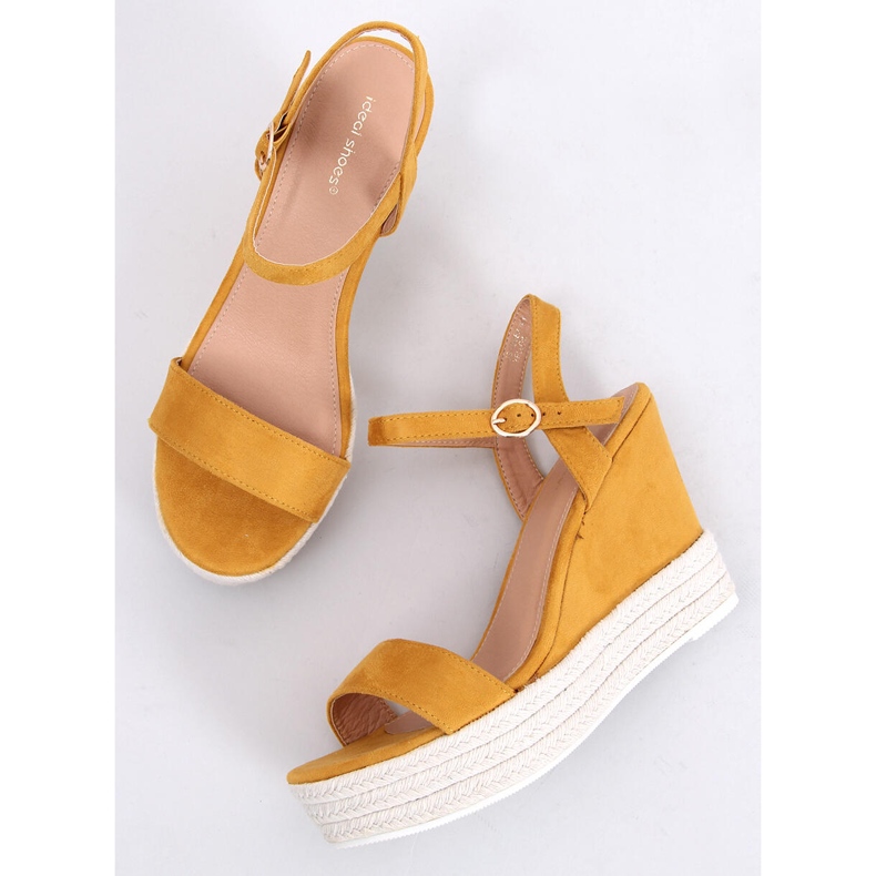 Žluté sandály na klínku JS-2952 Yellow žluť 1