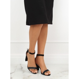 Černé sandály na sloupku A8020 Černá černý 2