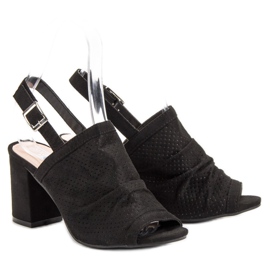 Sixth Sense Prolamované sandály na baru černá 2