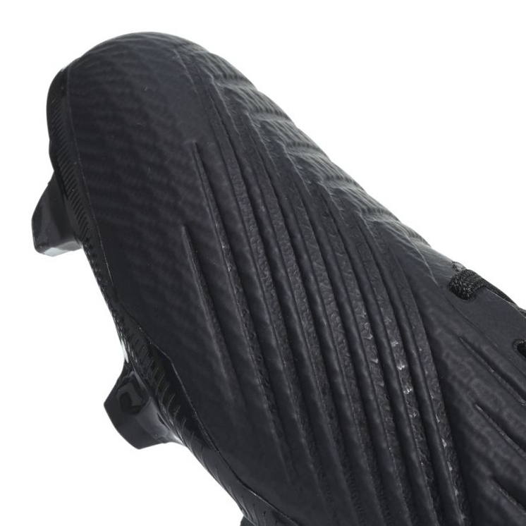 Kopačky Adidas Predator 18.3 Fg M CP9303 černý černý 2