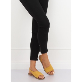 Žluté asymetrické dámské sandály 982 Yellow žlutá 2