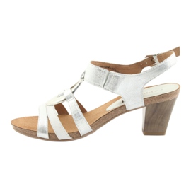 Dámské sandály Caprice s ozdobou 28308 stříbrný ovál bílý šedá 2