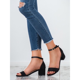 SHELOVET Klasické černé sandály černý 2