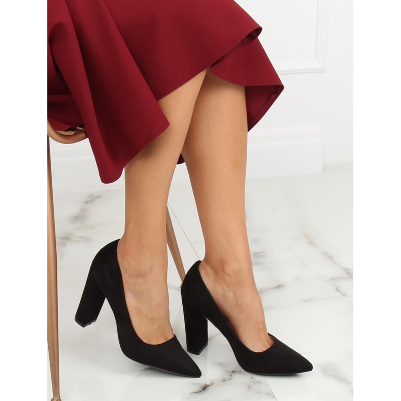 Čerpadla na černém sloupku 4008 Černá 2