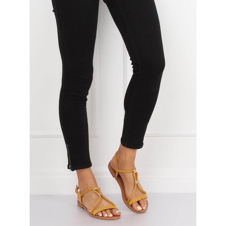 Žluté dámské sandály L520 Yellow žlutá 2