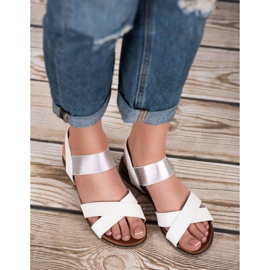 Mannika Bílé sandály s gumou bílý 1