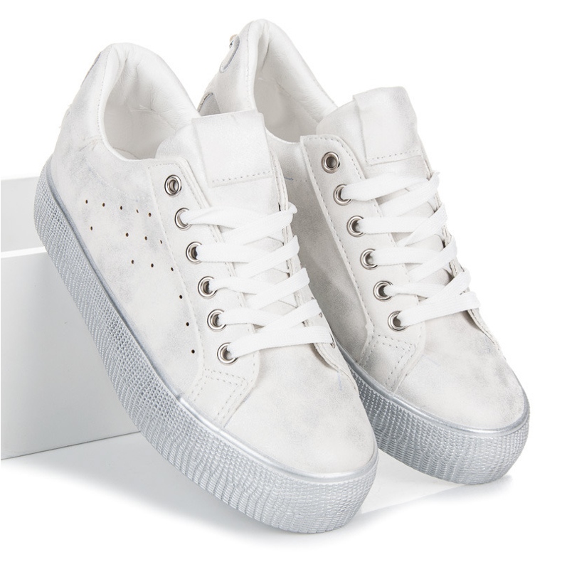 Bílé tenisky bílý 2