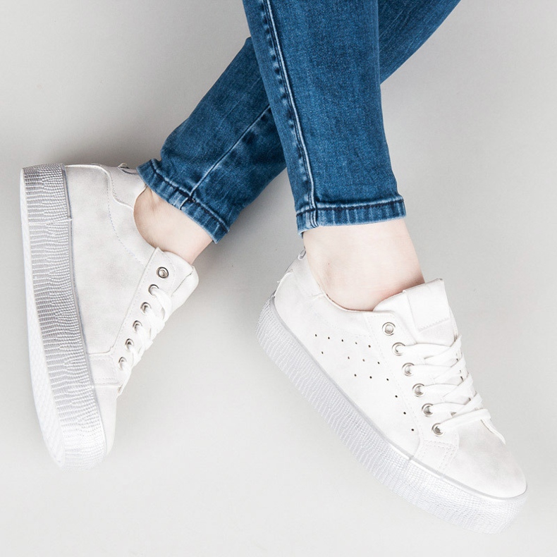 Bílé tenisky bílý 1