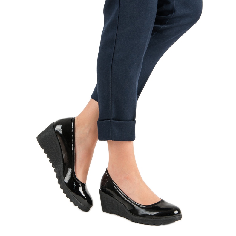 J. Star Lakovaná čerpadla černá 1