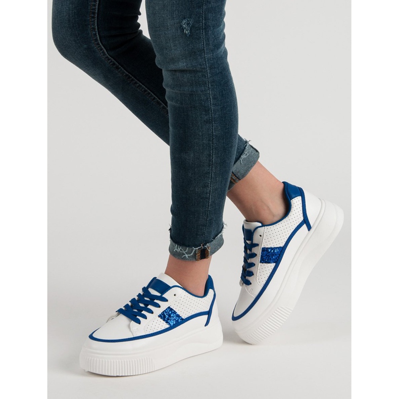 Bílé popínavé rostliny se třpytkami bílý 1