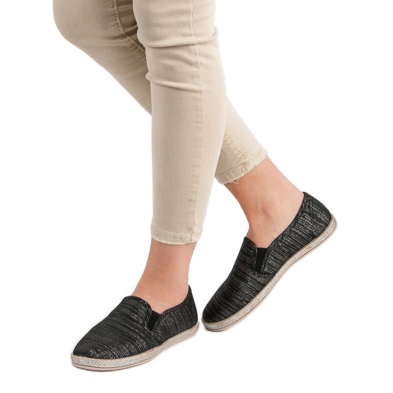 Ideal Shoes Pohodlné slipy černý 2