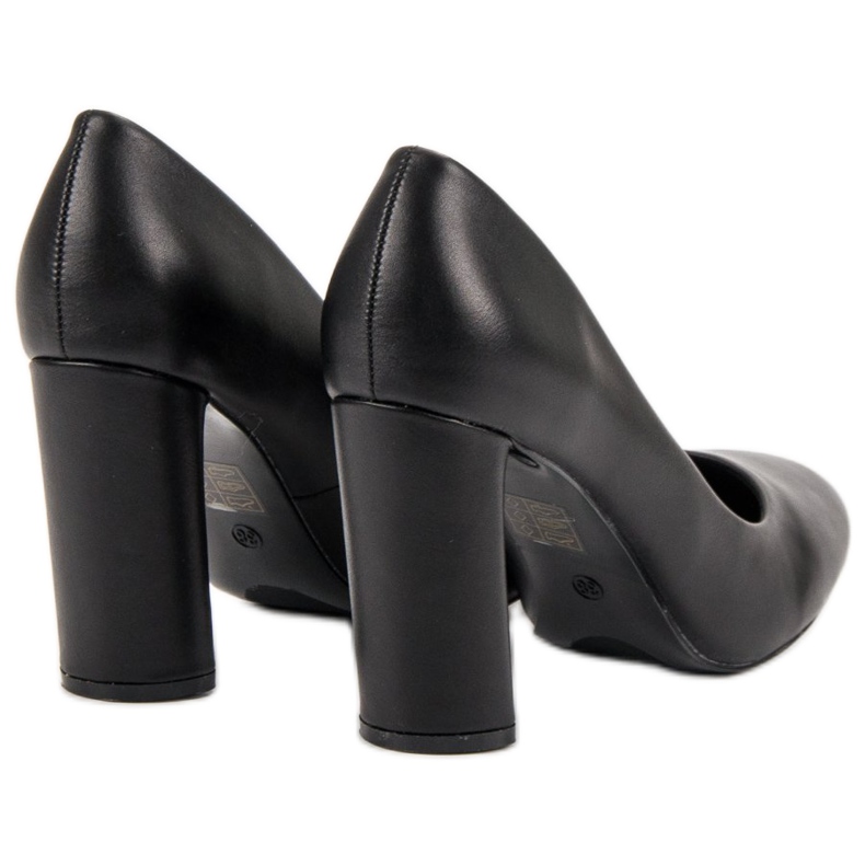 Small Swan Černá Pumpy Na Sloupu 1