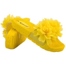 Seastar Žluté pantofle s květinami žlutá 5