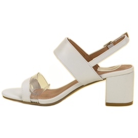 Ideal Shoes Dámské módní sandály bílý 4