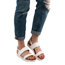 Best Shoes Bílé ploché sandály bílý 1