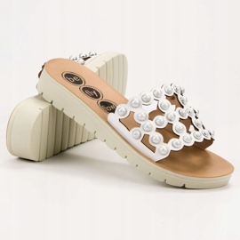 SHELOVET Neformální dámské pantofle bílý 1 SHELOVET Neformální dámské pantofle bílý 1