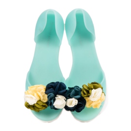 Ideal Shoes Meliski S Květinami zelený 1