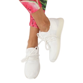 Bílé sportovní boty B-6851 White bílý 2