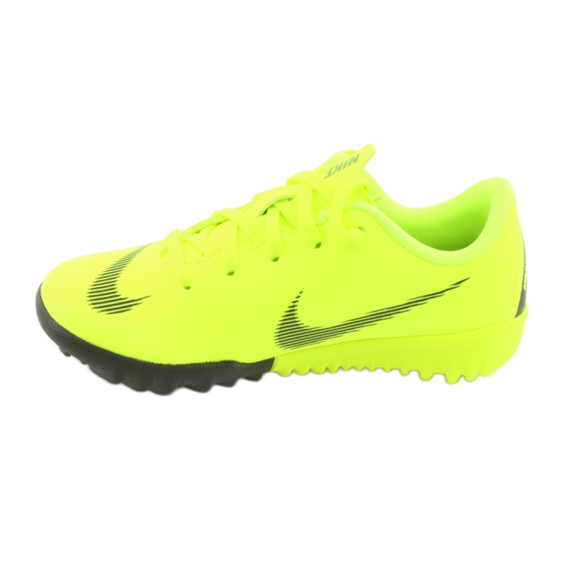 Kopačky Nike Mercurial VaporX 12 Academy Tf Jr AH7353-701 žlutá 2