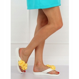 Bílé žabky TS-33 White bílý žluť 2