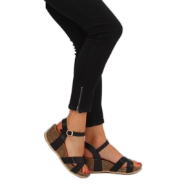 Černé sandály na klínovém podpatku 1058 Black černá 1 Černé sandály na klínovém podpatku 1058 Black černá 1