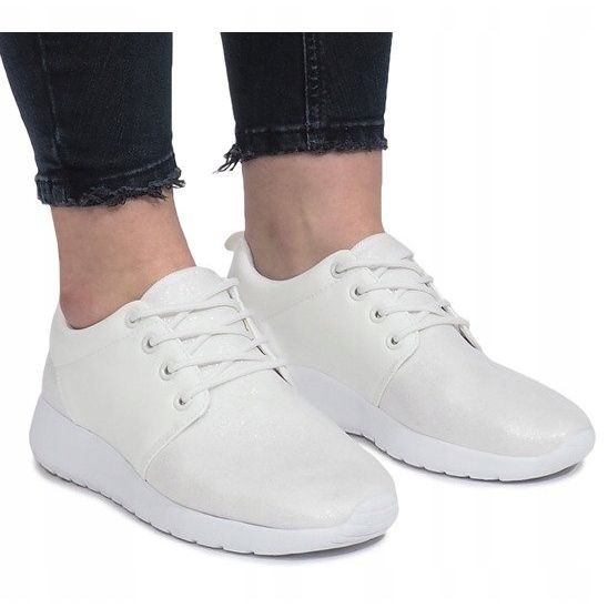 Bílé sportovní tenisky Renée bílý 1 Bílé sportovní tenisky Renée bílý 1