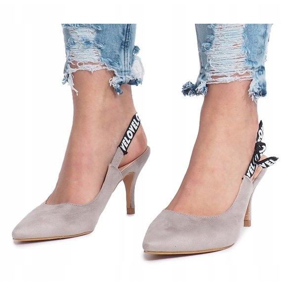 Šedé sandály na vysokém podpatku od Love Paris šedá 1