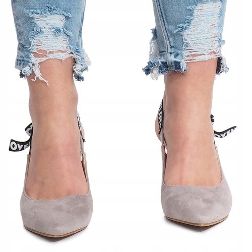 Šedé sandály na vysokém podpatku od Love Paris šedá 2