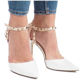 Bílé lakované podpatky s cvočky Behati bílý žluť 2