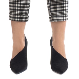 Černé asymetrické podpatky C82A černý 1