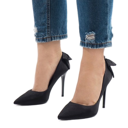 Klasické černé mašličky LB-336 černá 1