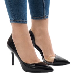 Černě lakované asymetrické podpatky GH11541 černá 1