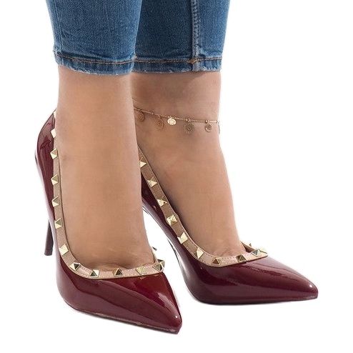 Červeně lakované podpatky s cvočky X-68 červené 1