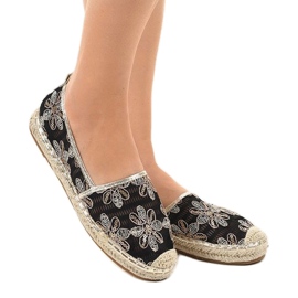 Černé prolamované espadrilky s květinami 68-118 černý 2