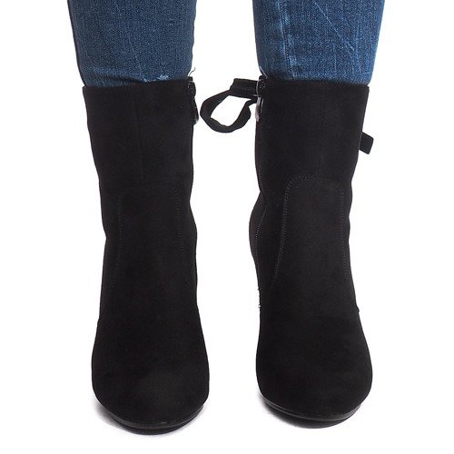 Semišové kozačky na podpatku 16091-11 Černá 1