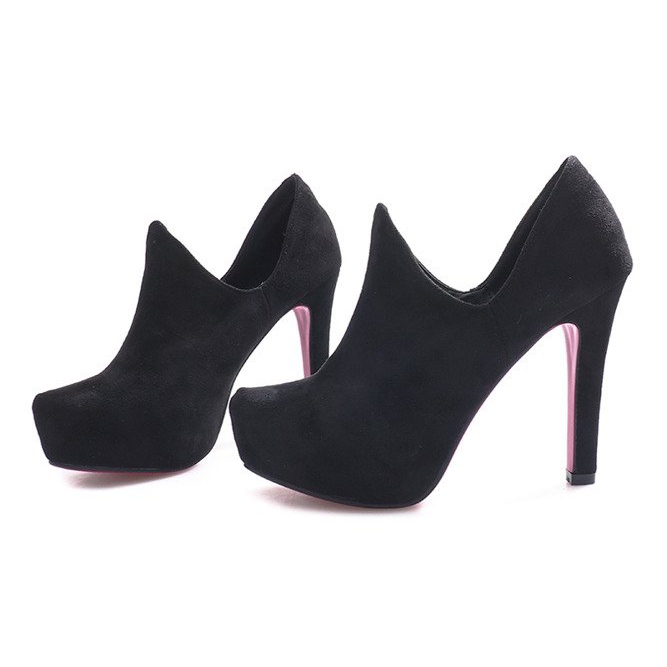 Černé kotníkové boty od Gisèle černá 2