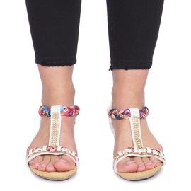 Bílé sandály na jemné klínové patě Ruixin bílý 1 Bílé sandály na jemné klínové patě Ruixin bílý 1