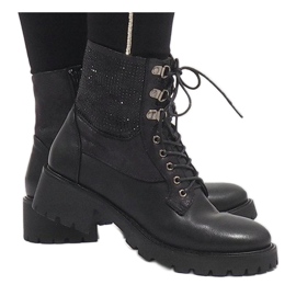 Ideal Shoes Černé šněrovací kotníkové boty s flitry 1621 černý 2