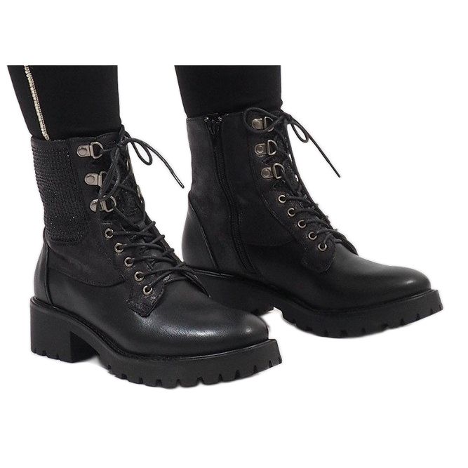 Ideal Shoes Černé šněrovací kotníkové boty s flitry 1621 černý 1