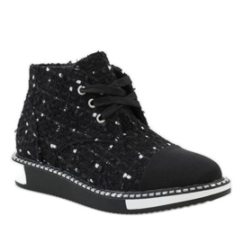 Černé šněrovací boty TS1811 černý 1