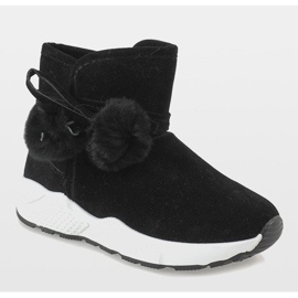 Černé boty na sportovní podrážce GF-ZM93 černá 2